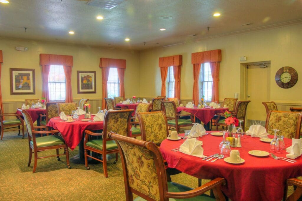 Dominion Village of Williamsburg Dinning Room